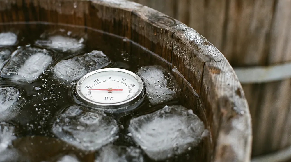 Suhu ice bath untuk pemula: mulai dari berapa derajat?